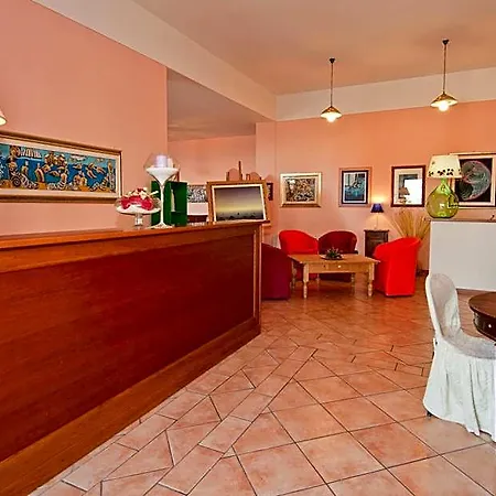 מלון Ristorante Siro 3*